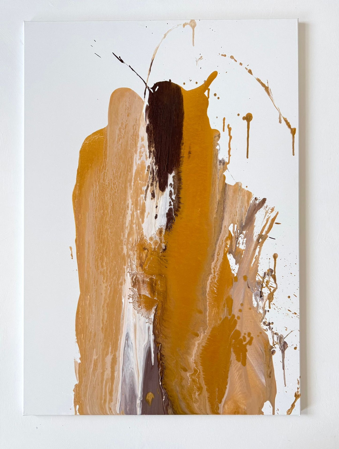 Abstraktes Gemälde auf Leinwand in Beige-, Gold- und Dunkelbrauntönen