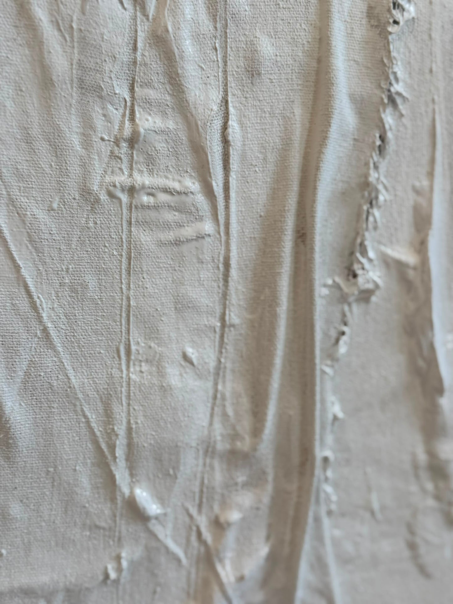 Abstraktes Gemälde auf Leinwand, gemalt in Weißtönen