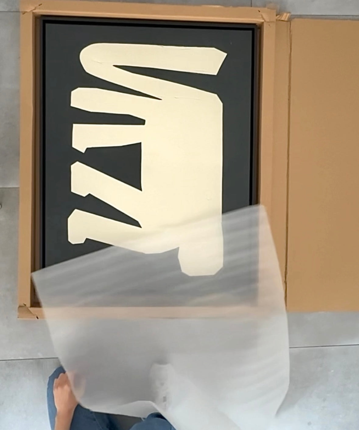 Obraz figuratywno-abstrakcyjny na płótnie w minimalistycznej formie - ODE TO THE APE 1