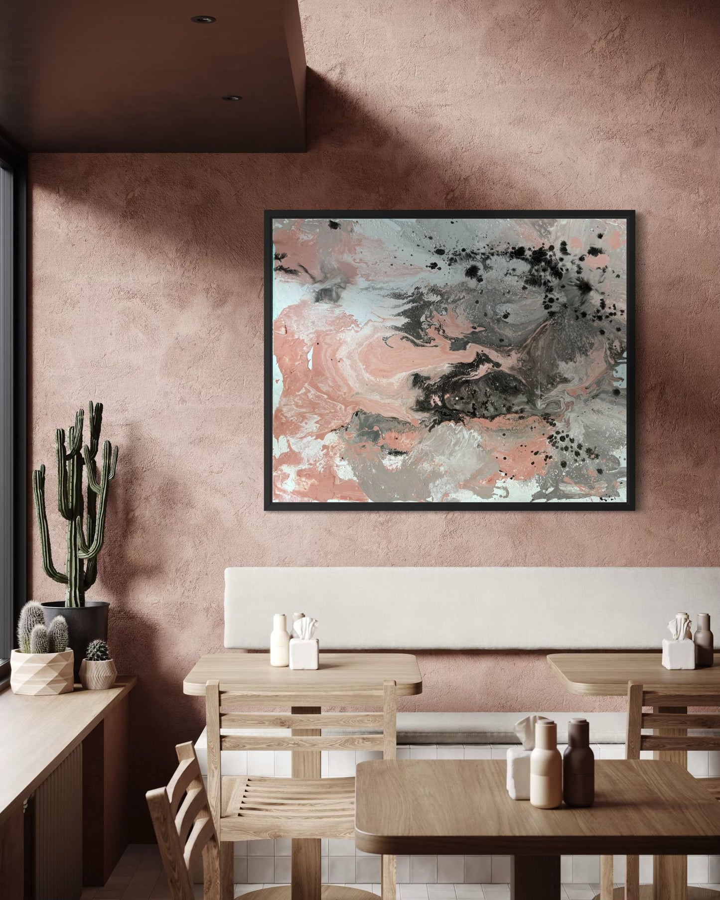 Abstraktes Gemälde auf Leinwand in Tönen von Lachsrosa, Beige und hellen Graunuancen – MARBLE ESSENCE 3
