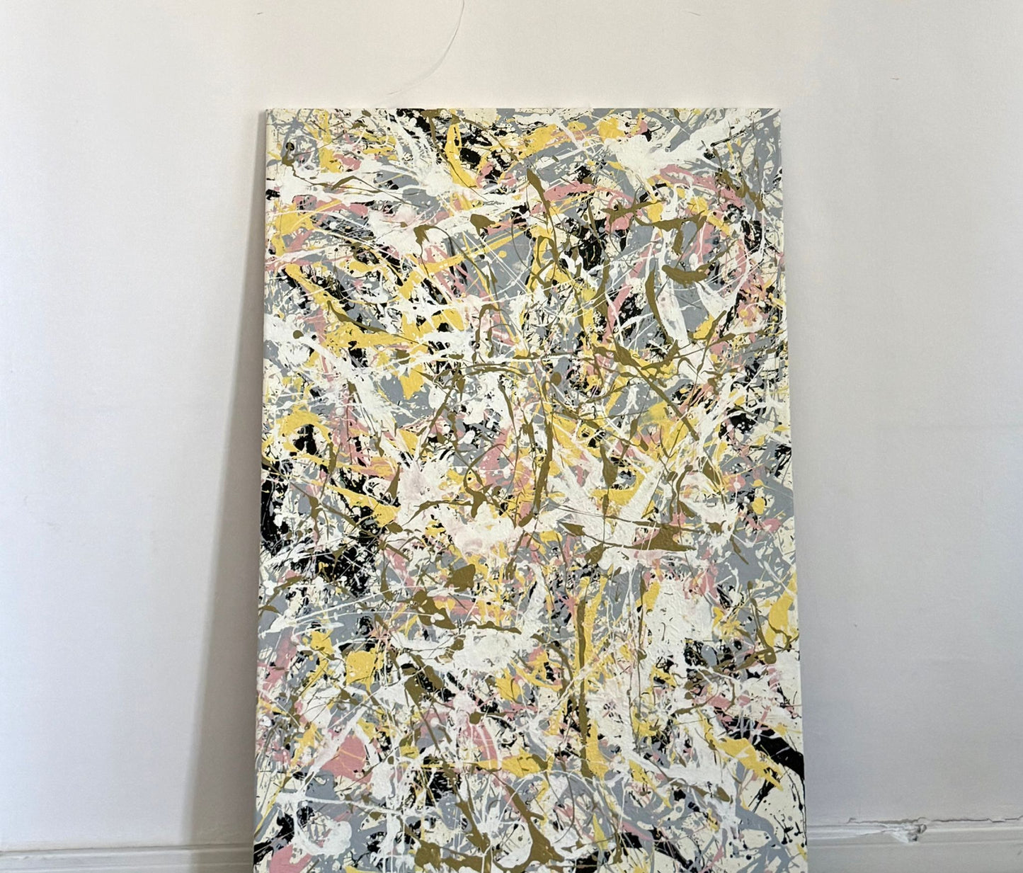 Hand-painted canvas – VIBRANT WHISPERS